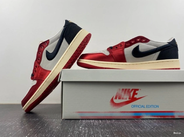 Bmlin Shoes x Trophy FN0432-100 Away Low OG Jordan Room Air 1 0811